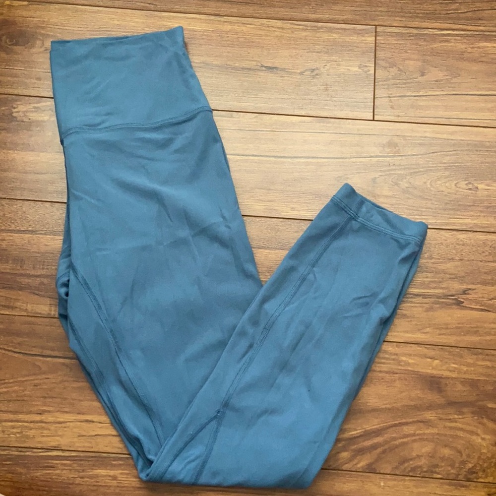 Light blue lulu Aligns